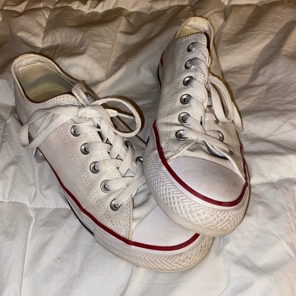 Low top white converse